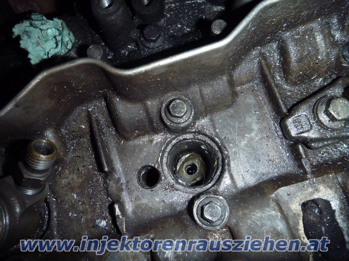 Gebrochen Injektor in Renault Trafic / Opel
                Vivaro 2010-2013 mit 2.0 Motoren